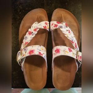 White Mountain sandals size 8